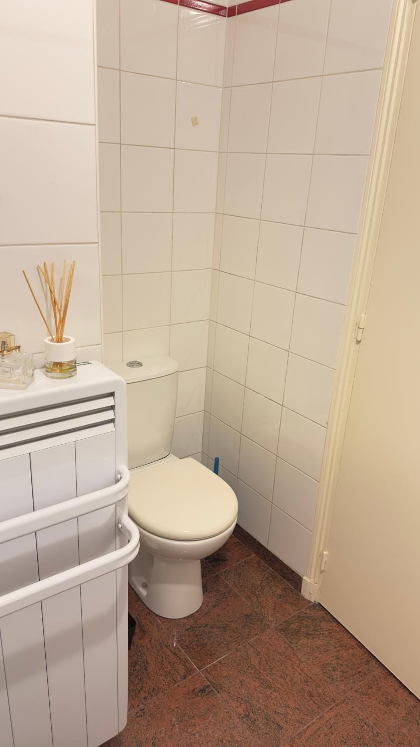 Bathroom, Living room