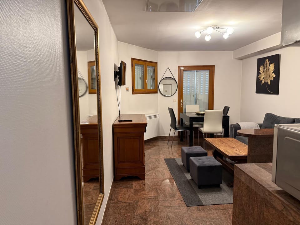 Le Magnifique 3 personnes Drancy Apartment in Drancy