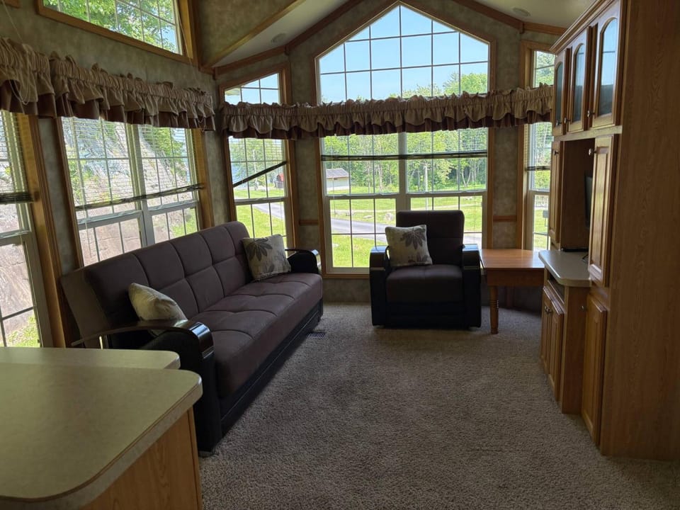 Living room, Seating area