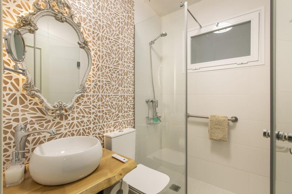 Bathroom, Living room