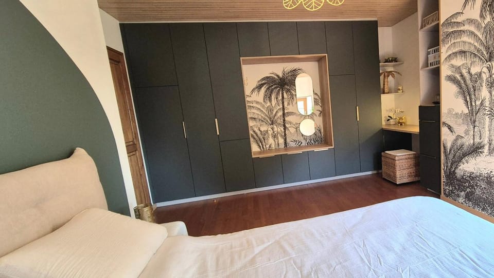 Bed, Photo of the whole room, Bedroom