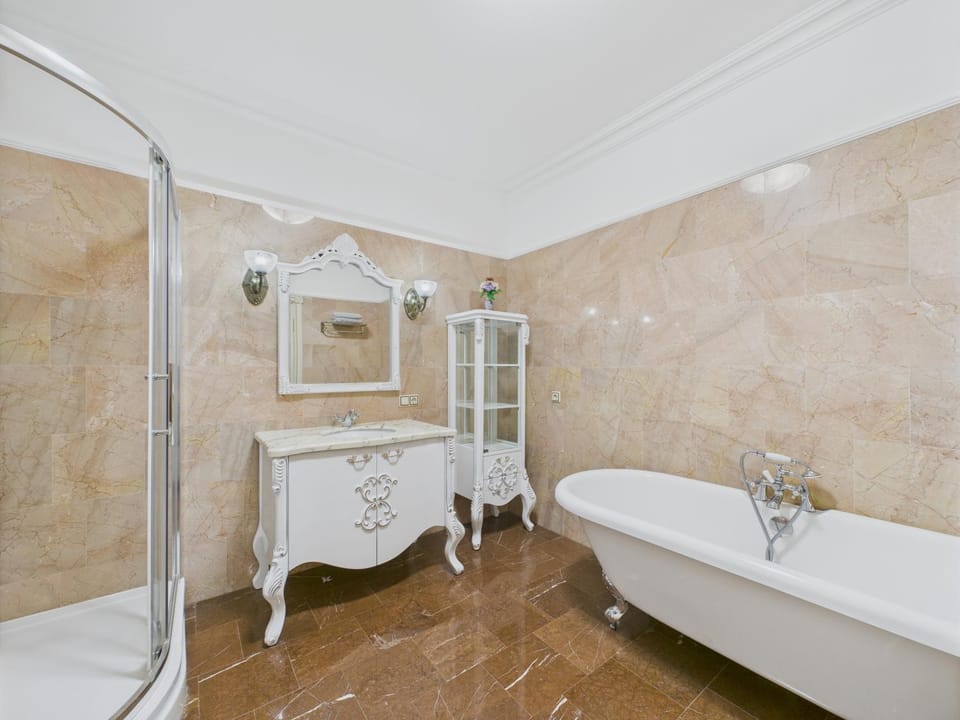 Shower, Toilet, Bathroom, Bath