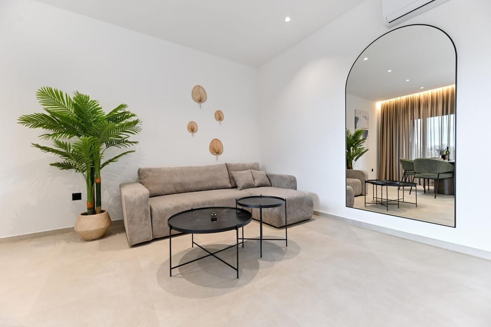 Luxury apartments Marlov with swimming pool and private parking Apartment in Šibenik-Knin County, Croatia