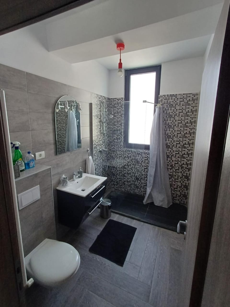Shower, Toilet, Bathroom, towels