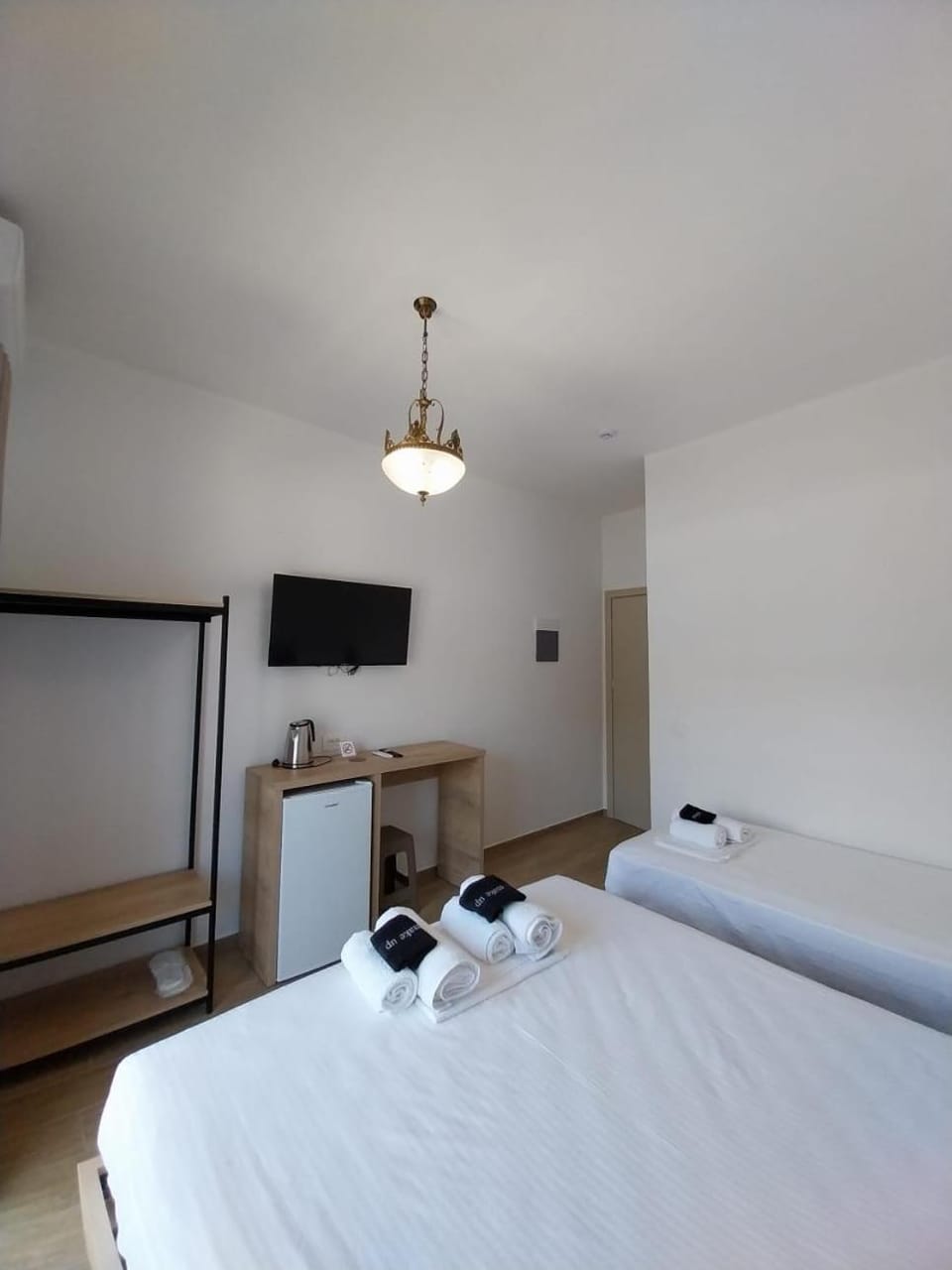 Bed, TV and multimedia, View (from property/room), Bedroom, City view, Garden view, Mountain view, Street view, towels
