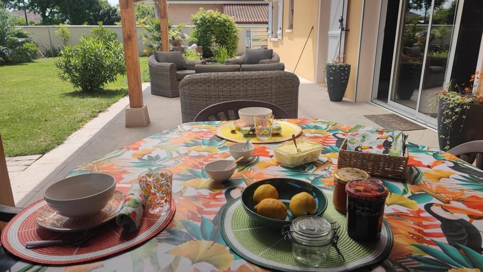 Patio, Dining area
