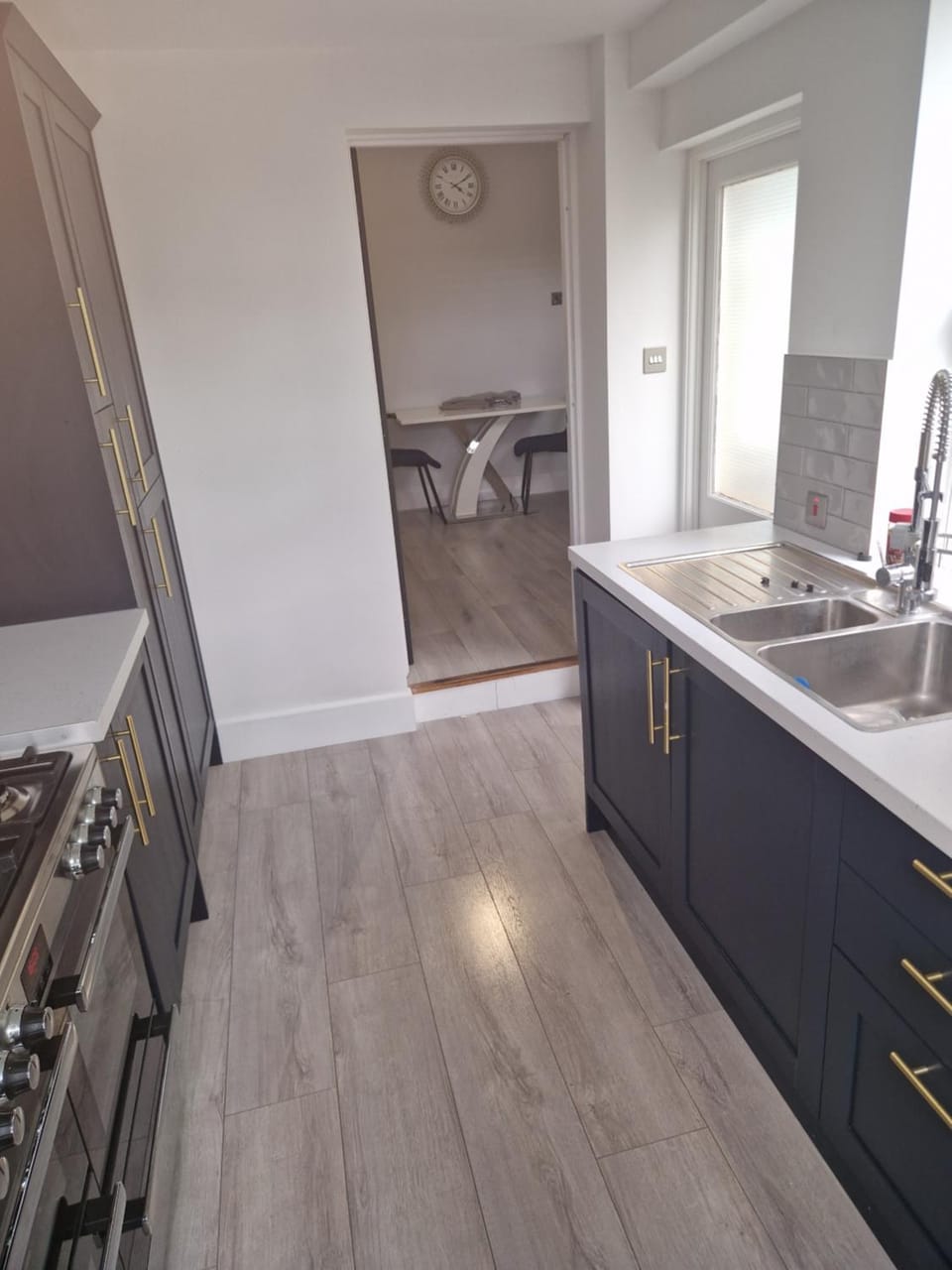 Modern 5 bedroom house with parking, London Apartment in Croydon