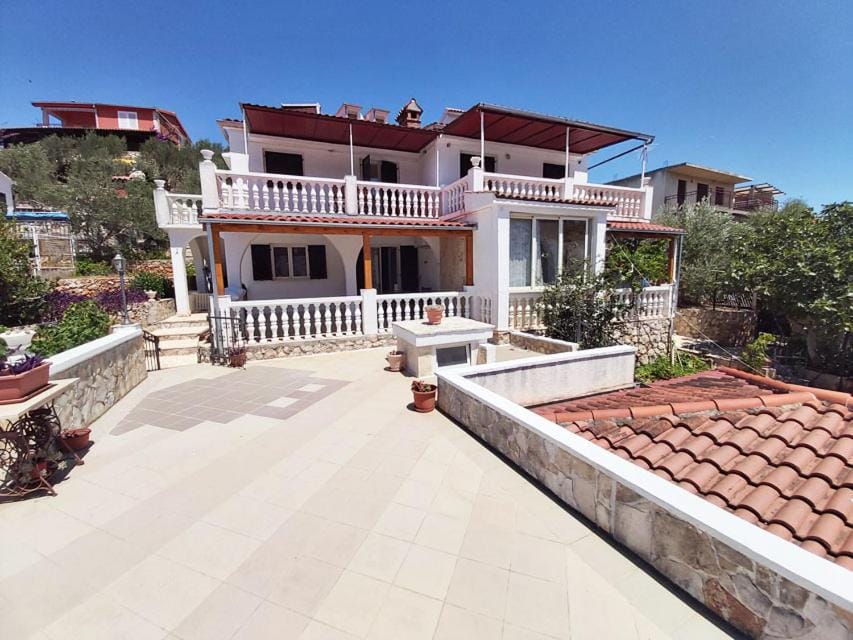 Apartments Carmen Vinisce Apartment in Split-Dalmatia County
