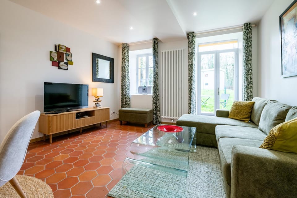TV and multimedia, Living room, Seating area