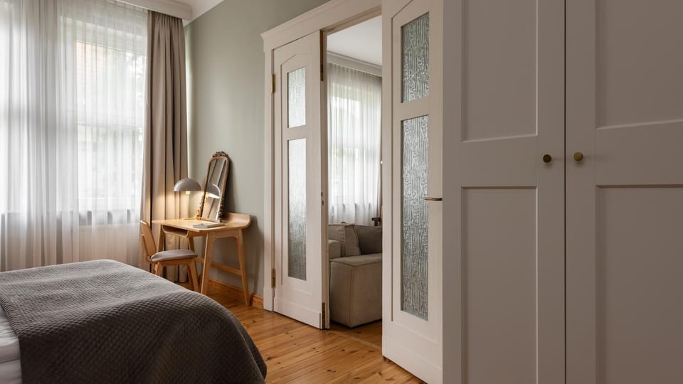 Bed, Photo of the whole room, Bedroom, wardrobe