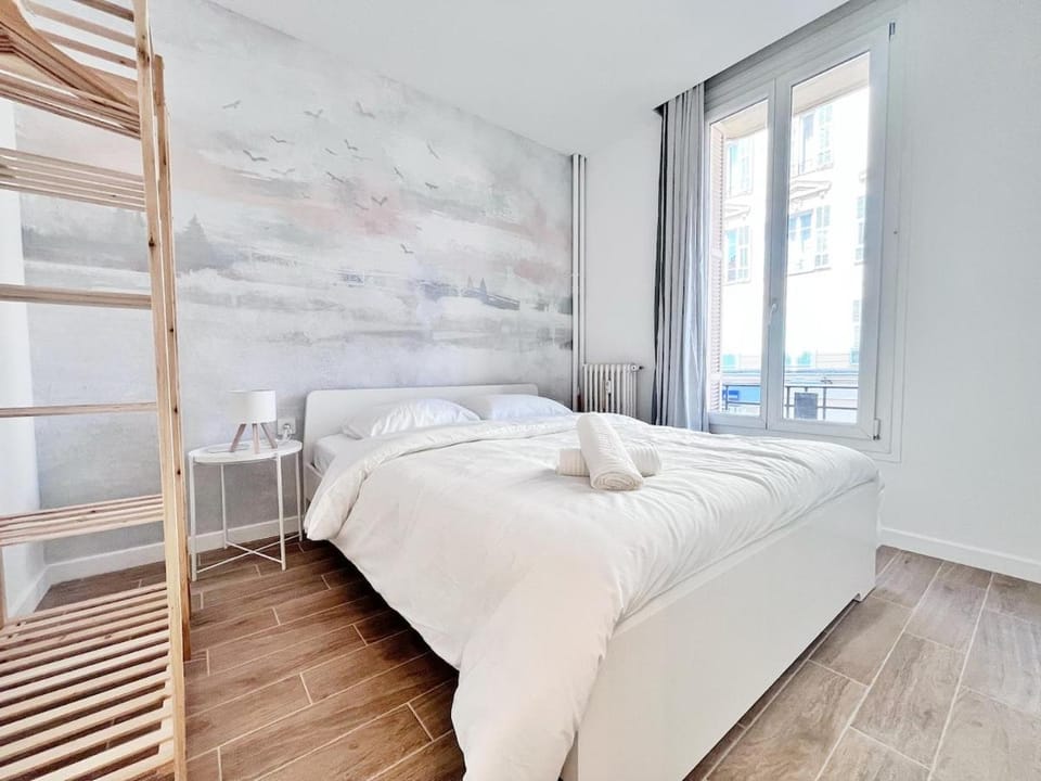 RF 121 Close to port 2 bedrooms 2 toilets Apartment in Nice