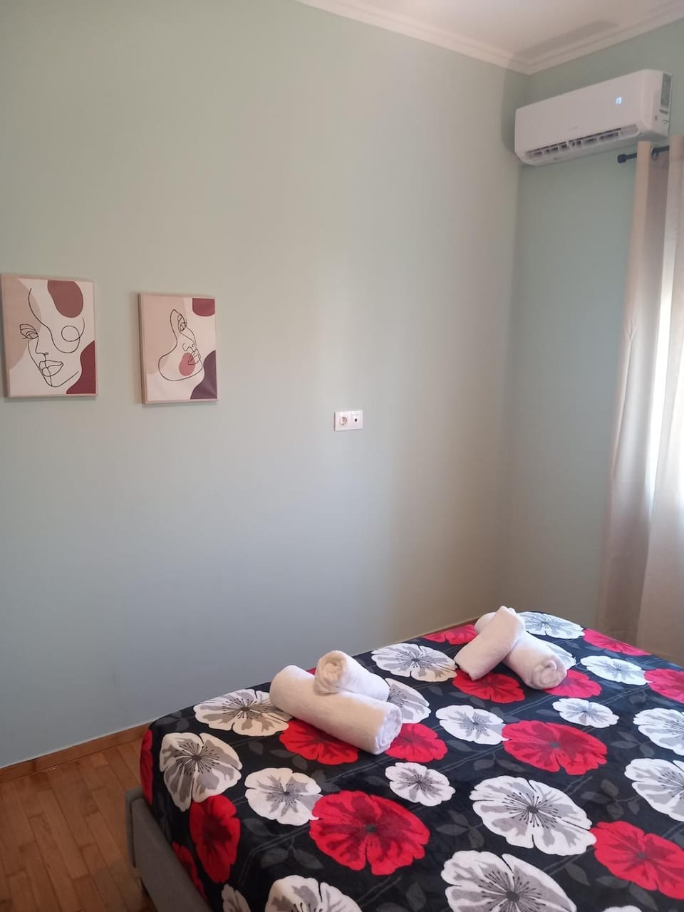Bed, Bedroom, air conditioner