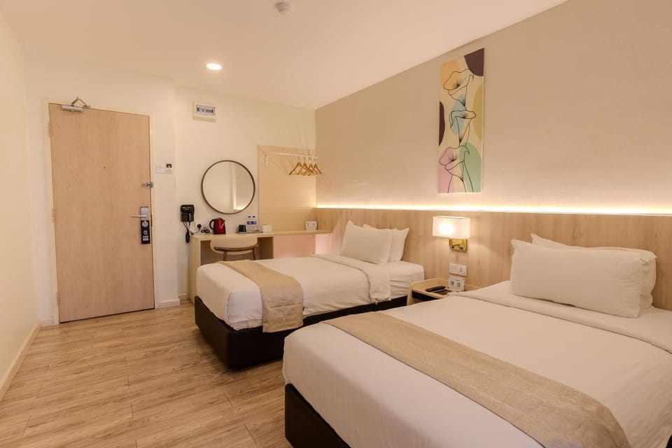 Photo of the whole room, Bedroom