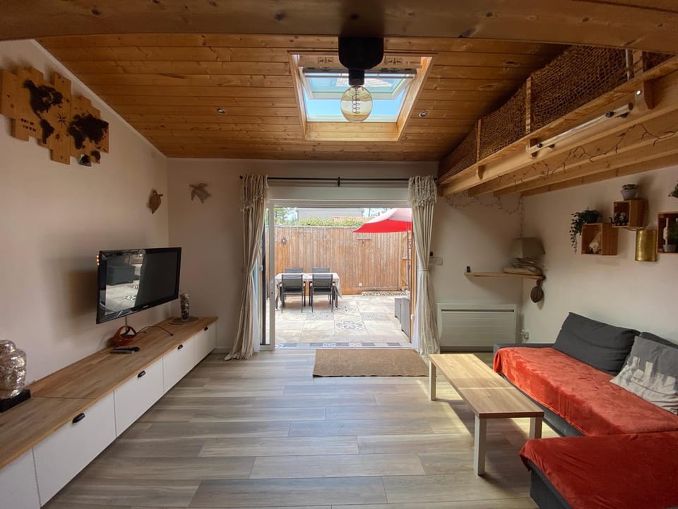 Patio, Communal lounge/ TV room, Living room