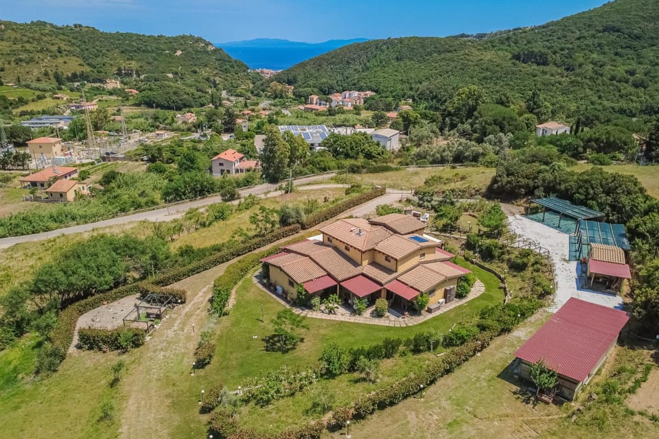 Tra Cielo e Mare Rooms Rio Marina Bed and Breakfast in Tuscany