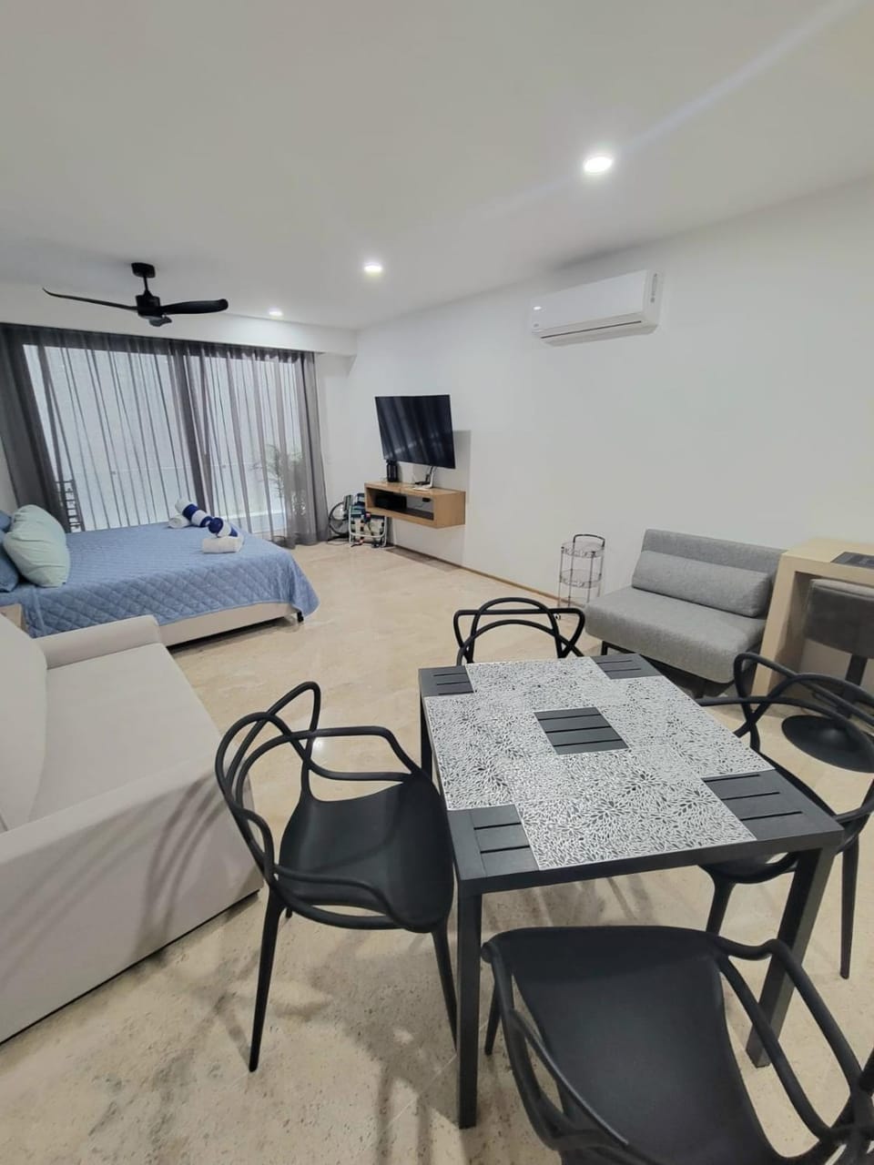 Bed, Living room, Photo of the whole room