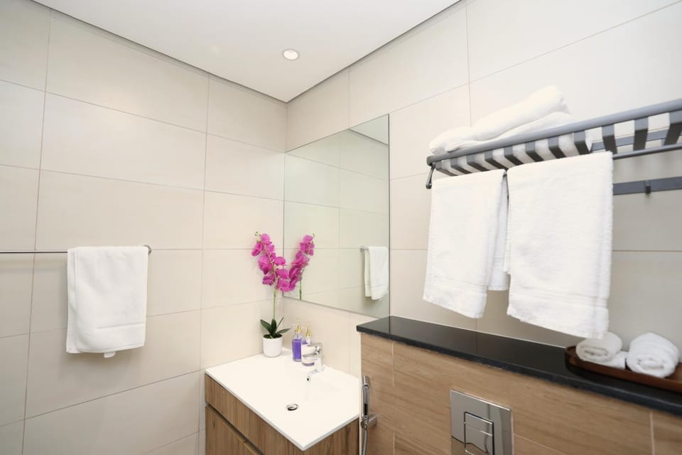 Bathroom, towels