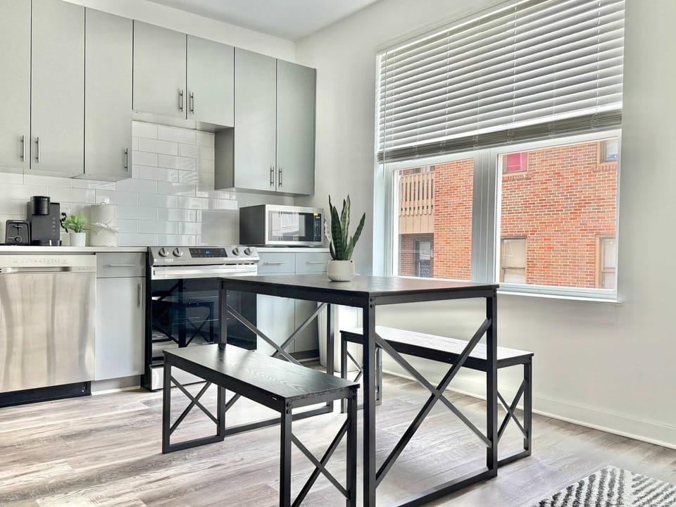 Accessible & Spacious 1B1B condo ATL 542Blvd102 Apartment in Atlanta