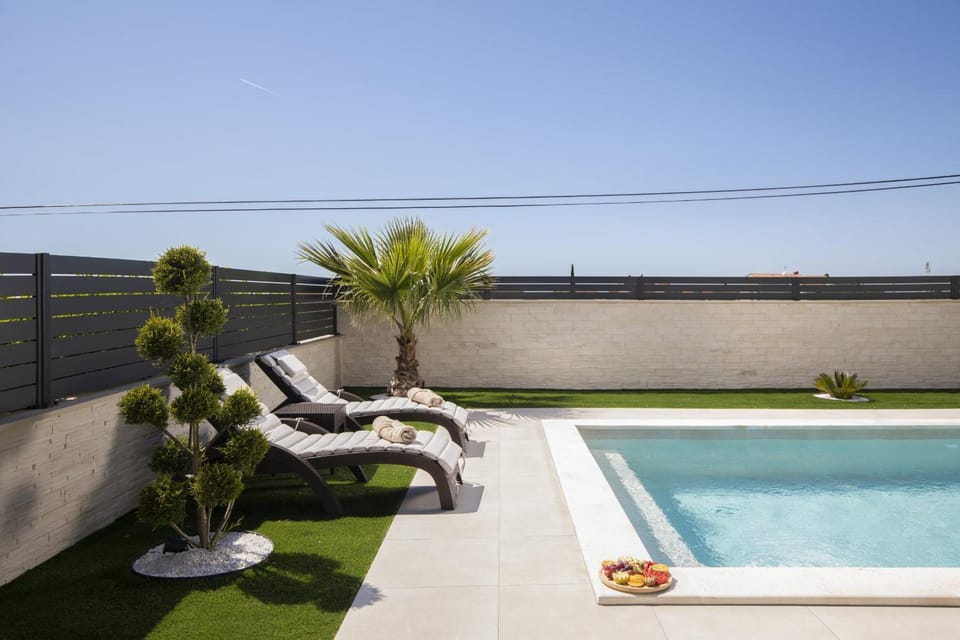 Natural landscape, Pool view, Swimming pool