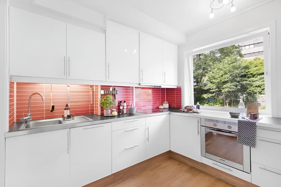 Coffee/tea facilities, Kitchen or kitchenette, dishwasher, stove