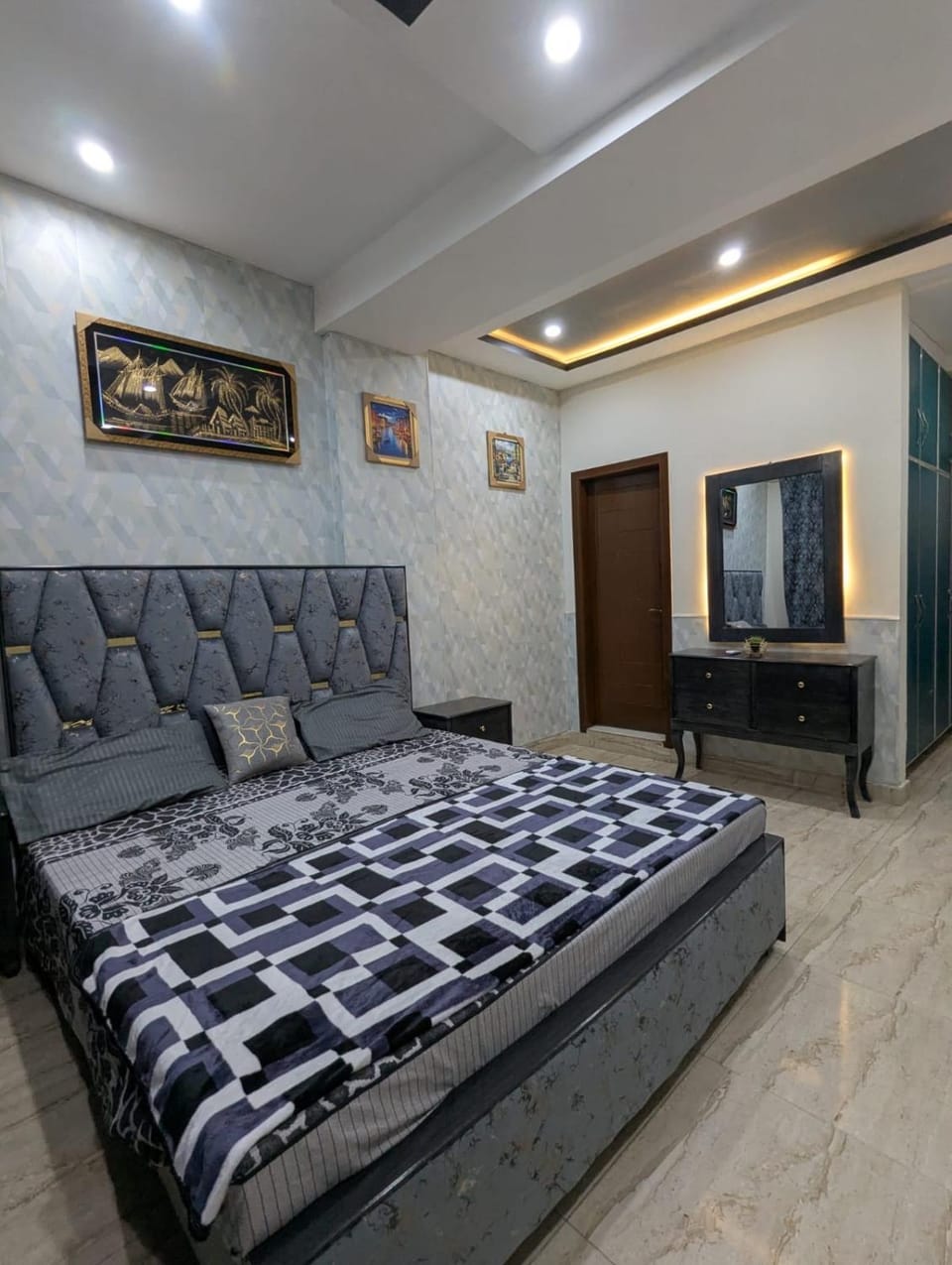 Atalia bilding Apartment in Lahore