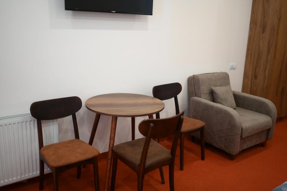 TV and multimedia, Seating area
