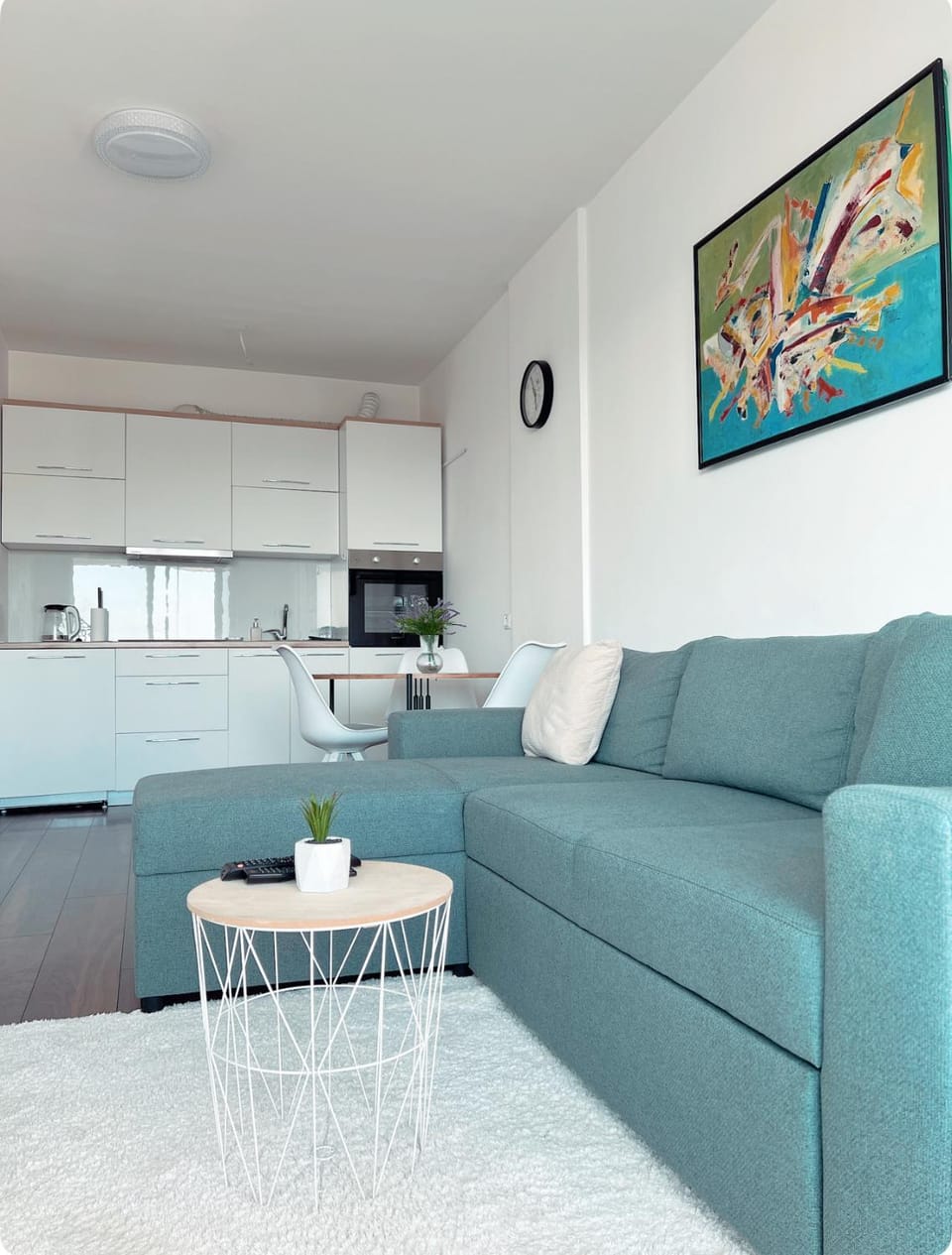 Kitchen or kitchenette, Seating area, Dining area