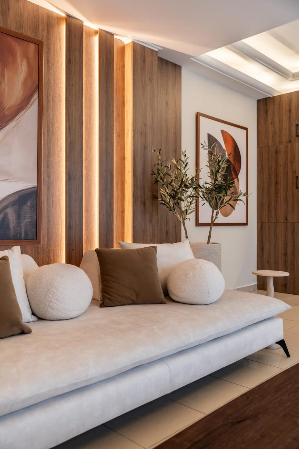 Living room, Photo of the whole room, Seating area