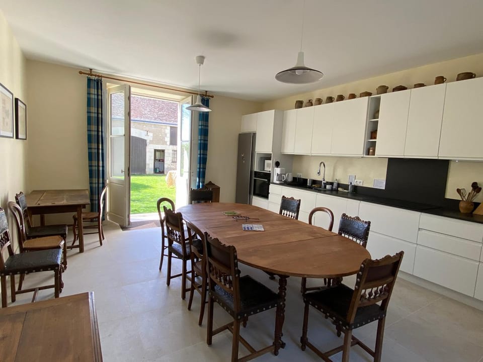 Dining area, kitchen