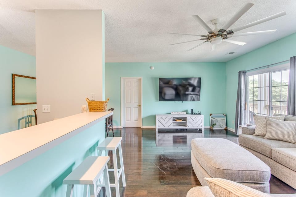 1 Mi to Beach, Near Golf! North Myrtle Beach Condo House in North Myrtle Beach