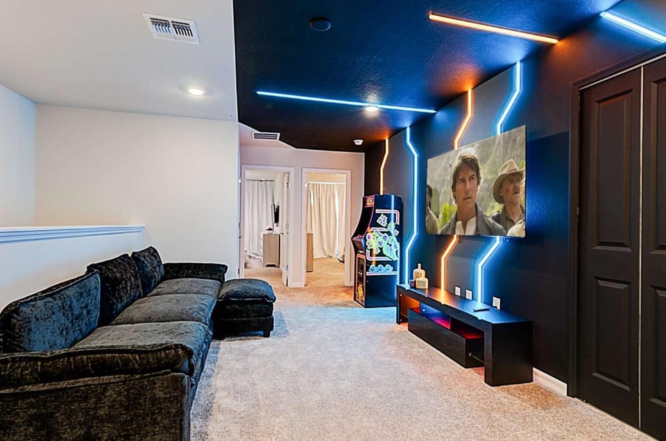 Living room, Seating area, Evening entertainment