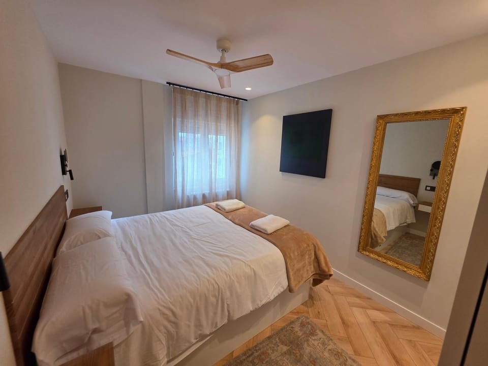 Bed, Photo of the whole room, Bedroom, wardrobe