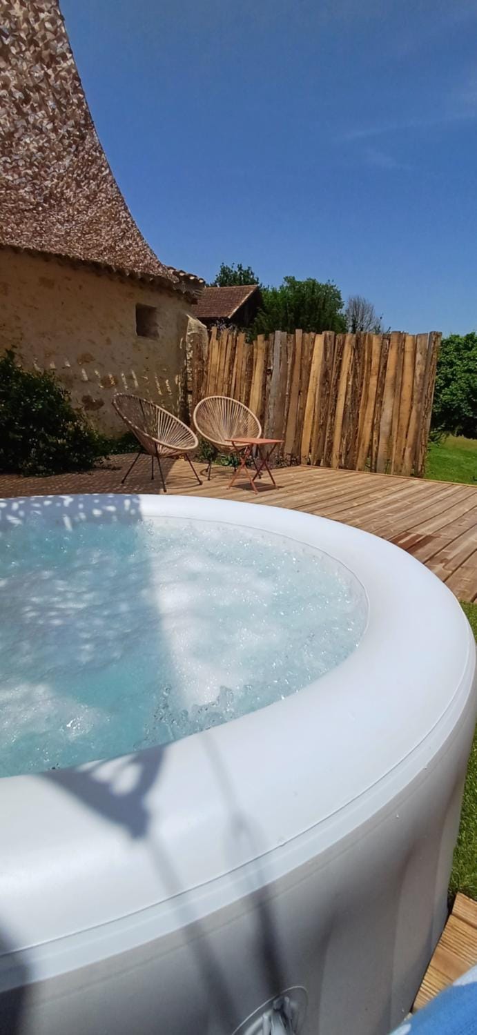 Natural landscape, Hot Tub, Hot Tub, Swimming pool