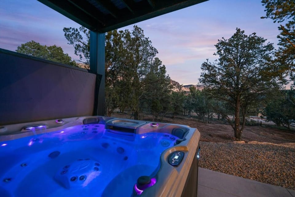 Desert Canyon Casita Near Zion Hot Tub Views House in Orderville