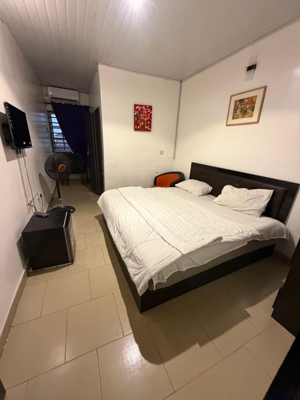 Photo of the whole room