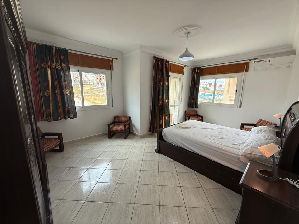Bed, Photo of the whole room, Bedroom, air conditioner