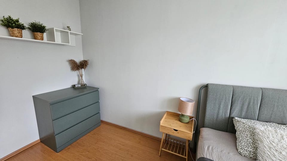 Bedroom, wardrobe
