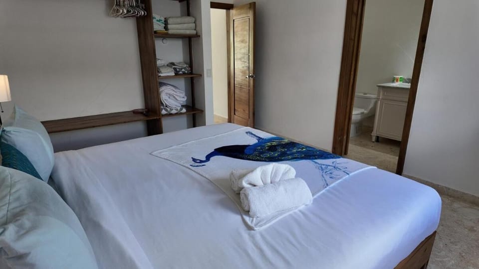 La Fenice Beachfront Apartment - Generator - Pool Apartment in Samaná Province