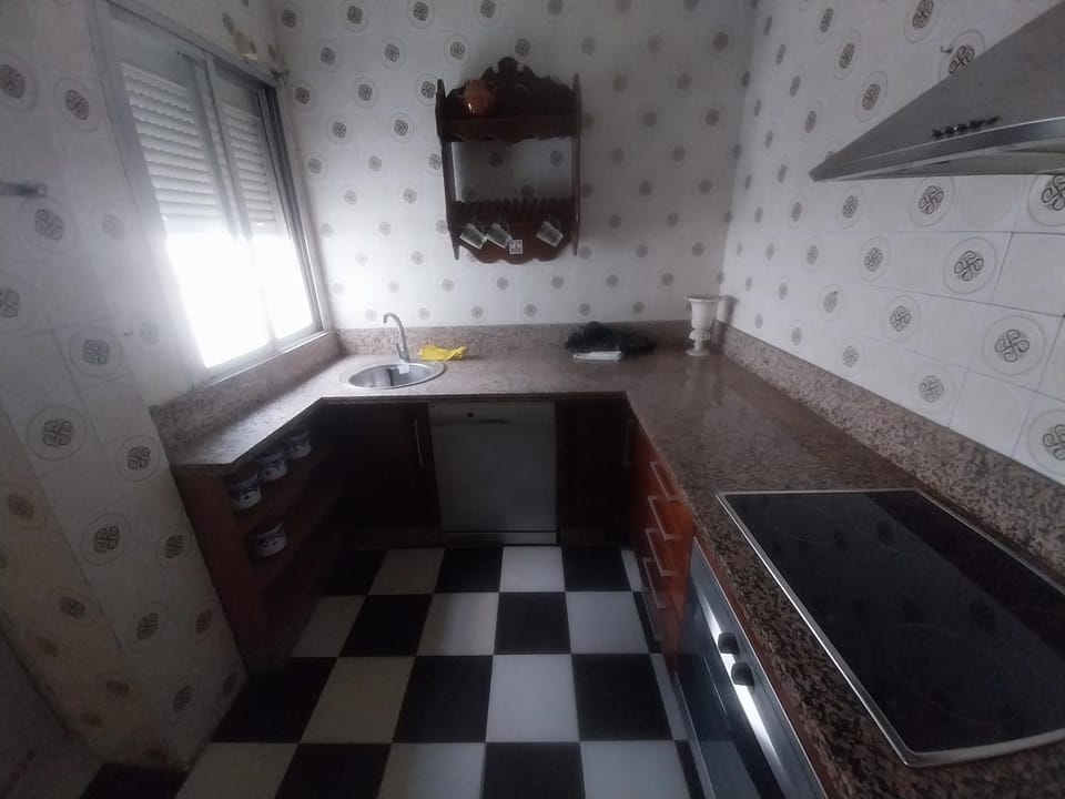 Kitchen or kitchenette, Kitchen or kitchenette