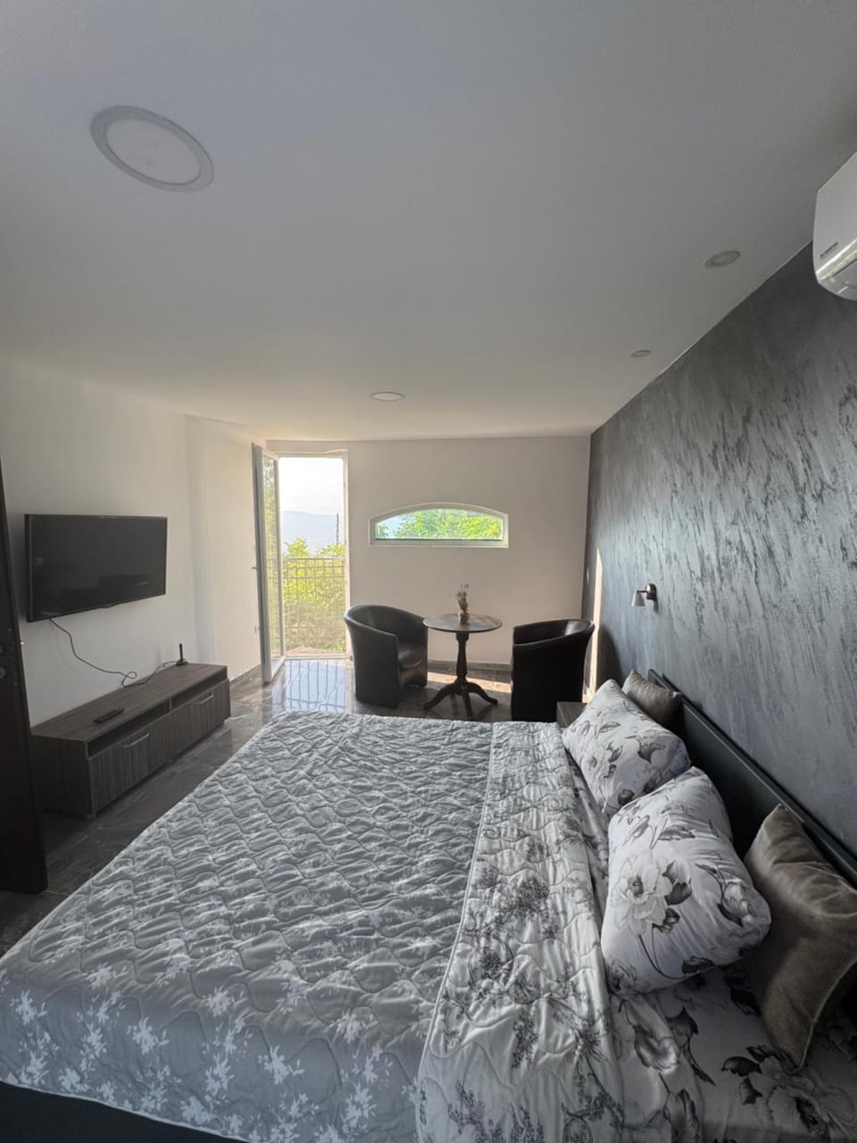 Velestovo panorama house II House in Ohrid