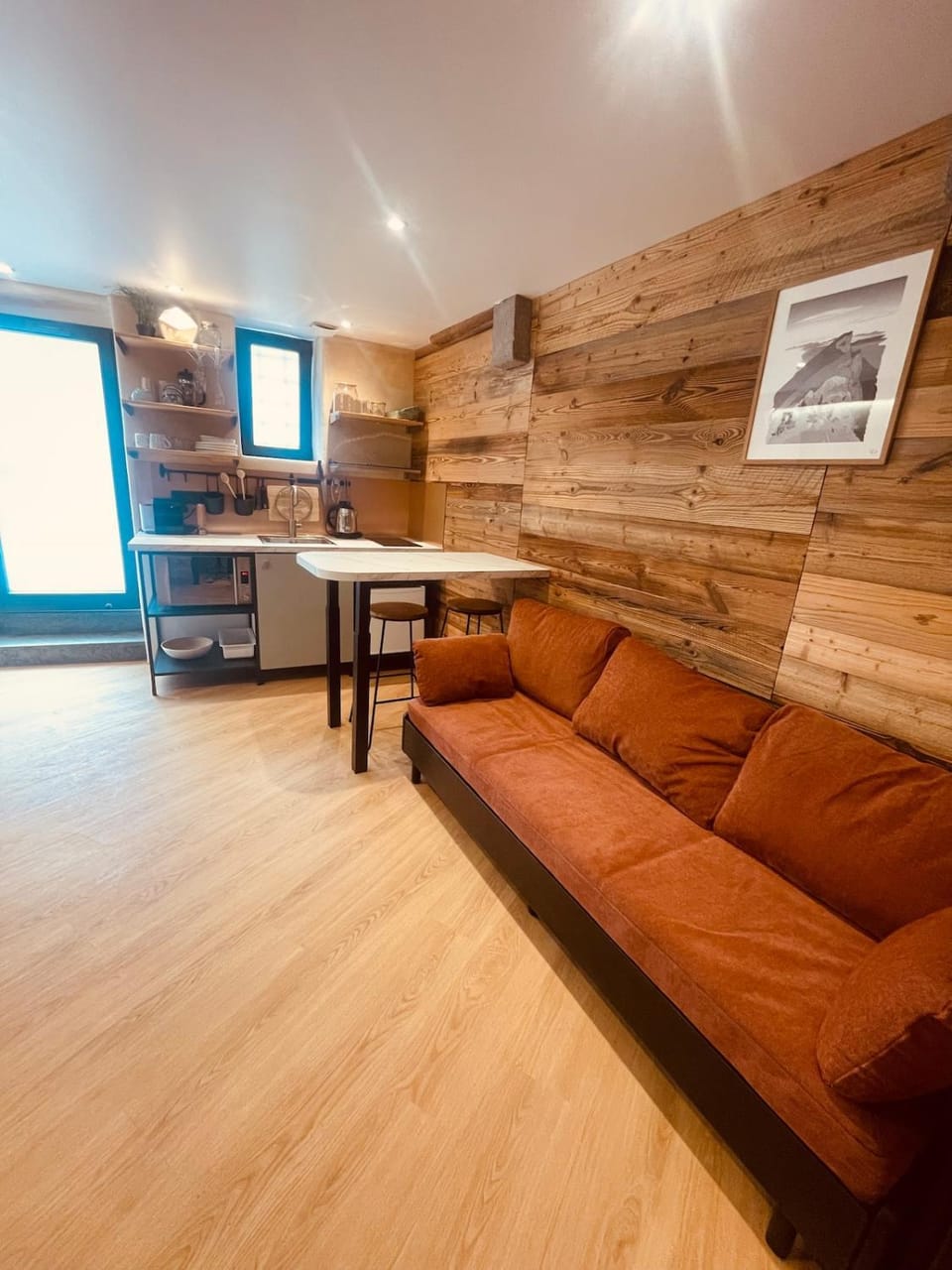 TV and multimedia, Living room, Dining area