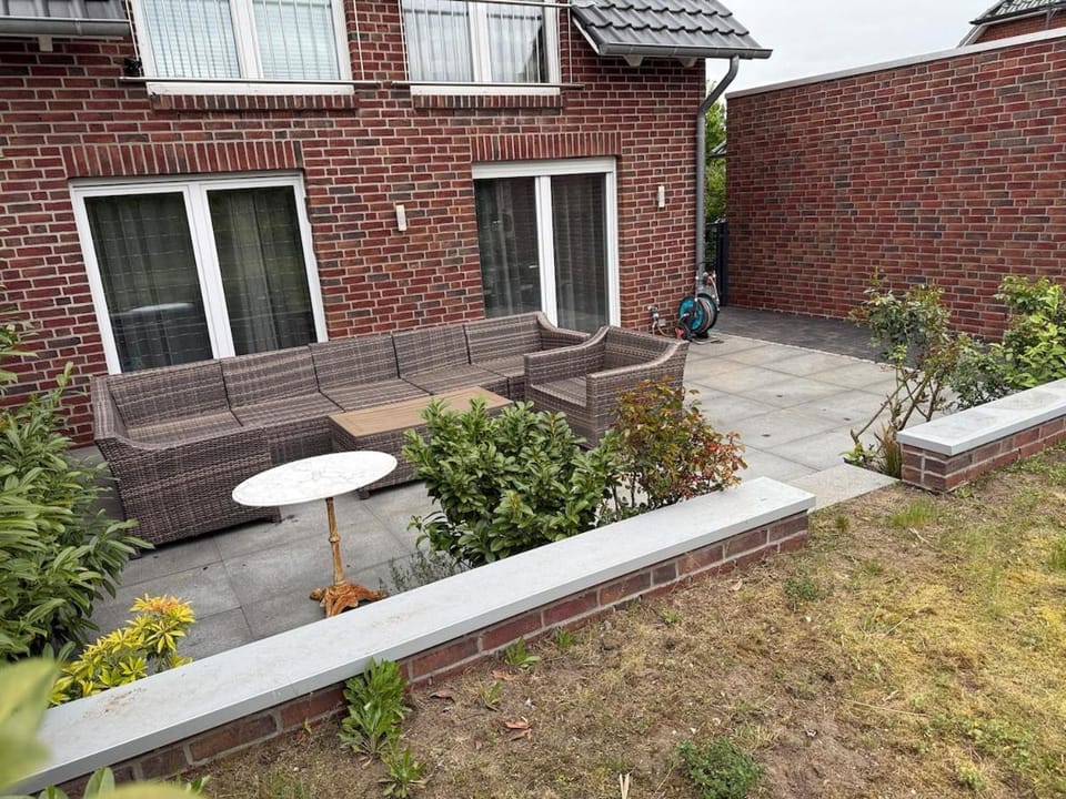 Doppelhaushälfte 125m2 3 Zimmer 2 Badezimmer Küche 5 Schlafplätze nähe Hamburg House in Schleswig-Holstein