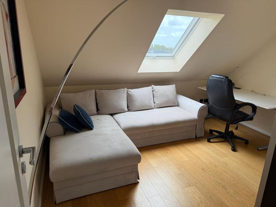 Doppelhaushälfte 125m2 3 Zimmer 2 Badezimmer Küche 5 Schlafplätze nähe Hamburg House in Schleswig-Holstein