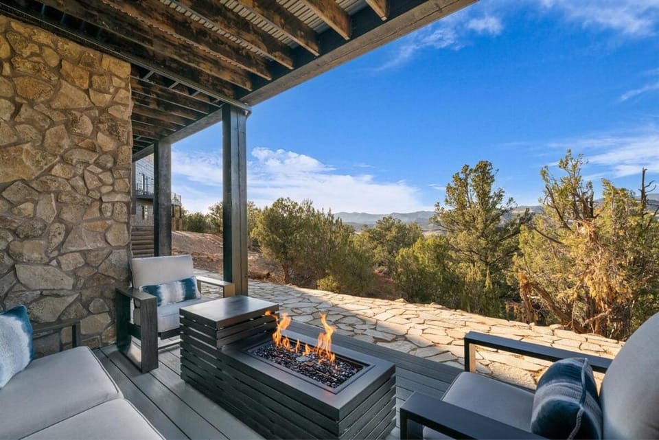 Sunset Pointe Modern Comfort Epic Views Zion House in Orderville