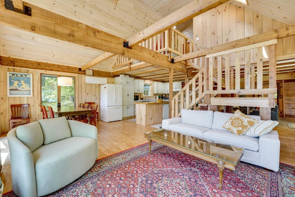 Dock + Kayaks: Annabessacook Lake Retreat! House in Winthrop