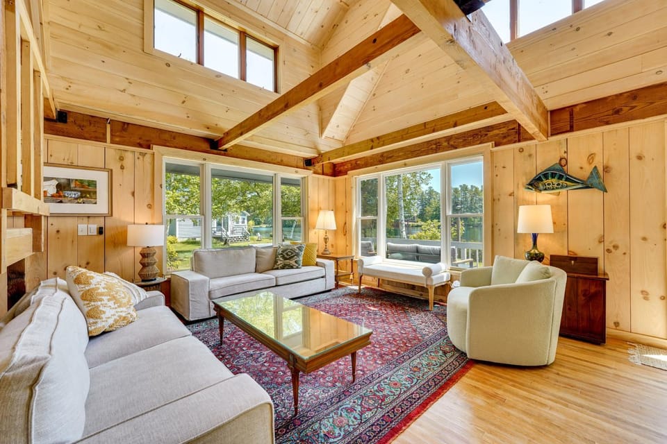 Dock + Kayaks: Annabessacook Lake Retreat! House in Winthrop