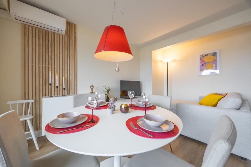 Living room, Seating area, Dining area, air conditioner