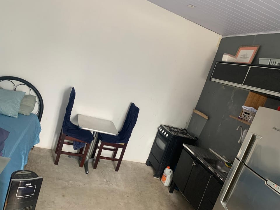 Casa na Prainha, a poucos passos do acesso à praia House in Santos