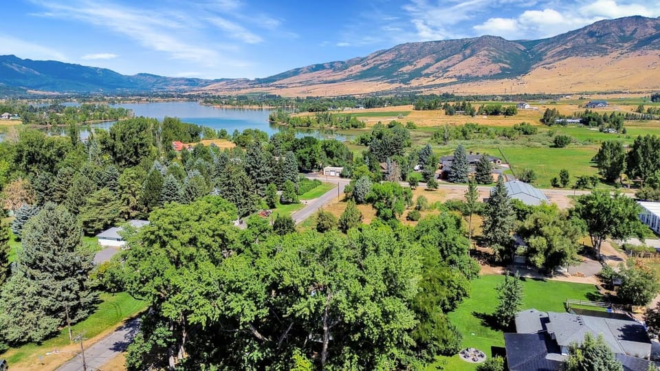 Bird's eye view, Lake view, Mountain view