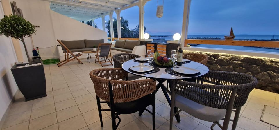 View (from property/room), Balcony/Terrace, Seating area